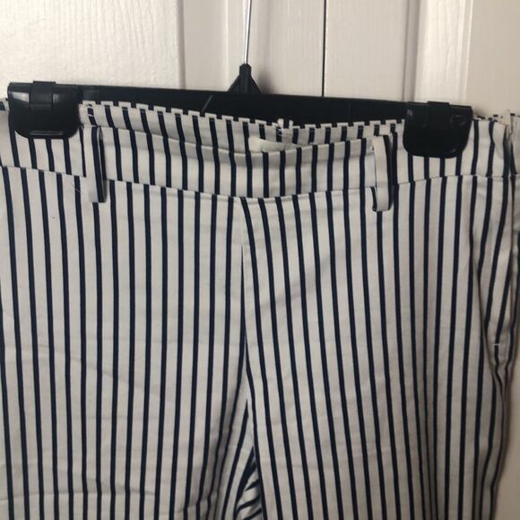 H&M Womens Pinstriped Mid Rise Straight Leg Trouser Pants Navy Blue White Size 8 - Picture 3 of 6